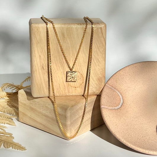 IN PARALLEL: SQUARE HAMMERED CHARM NECKLACE (S)