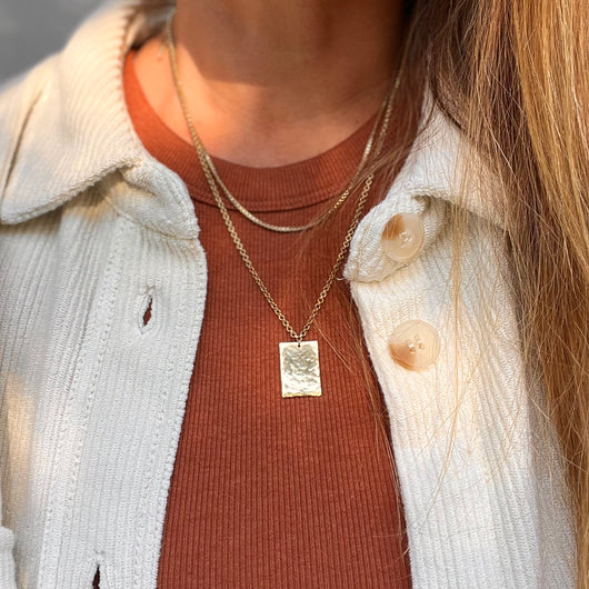 RECTANGLE HAMMERED NECKLACE (L)