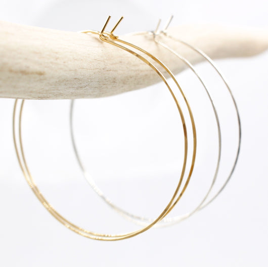 SKINNY HAMMERED HOOPS